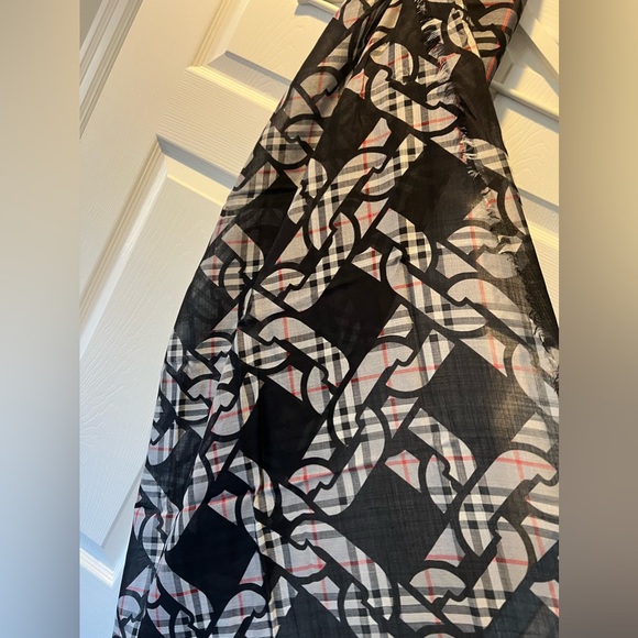 Burberry Giant Square Check Gauze Scarf - Picture 2 of 9